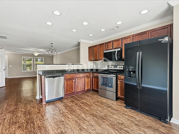 4th image of 5 Miller Pond Rd