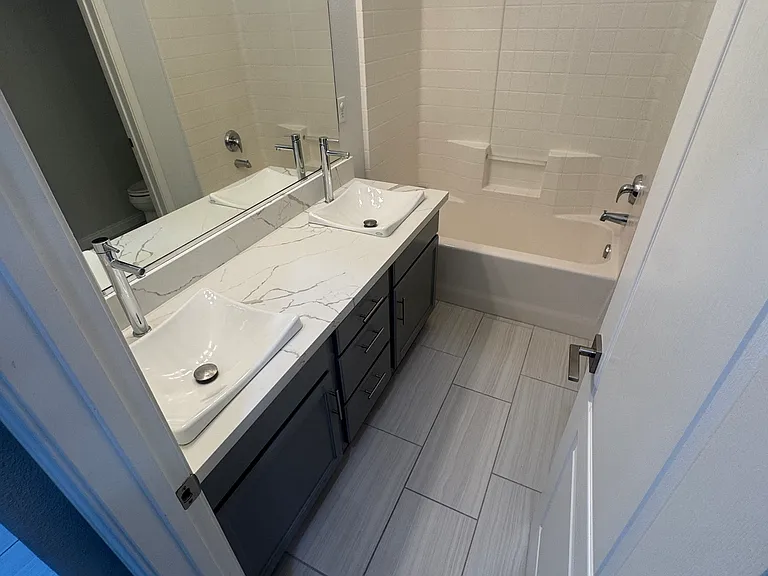 618 W Madrid Ln — Photo 10