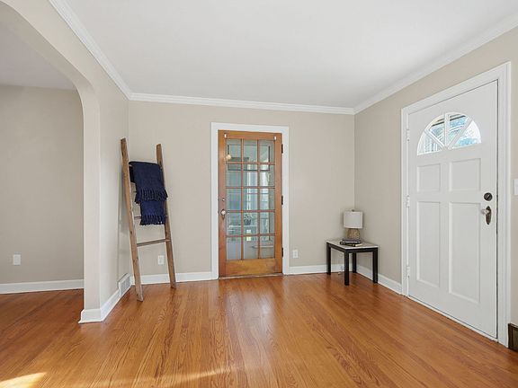 4th image of 1125 24th St