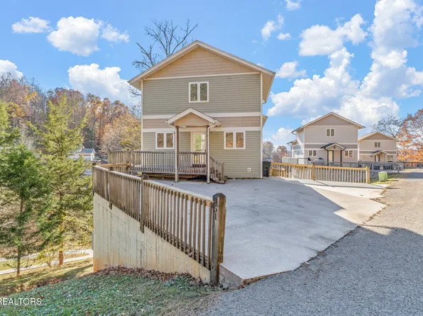 551 Deerwood Ln, La Follette, TN 37766