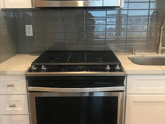 5th image of 2501 O St APT 1