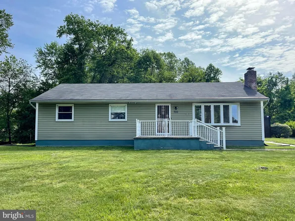700 Kent Ave, La Plata, MD 20646