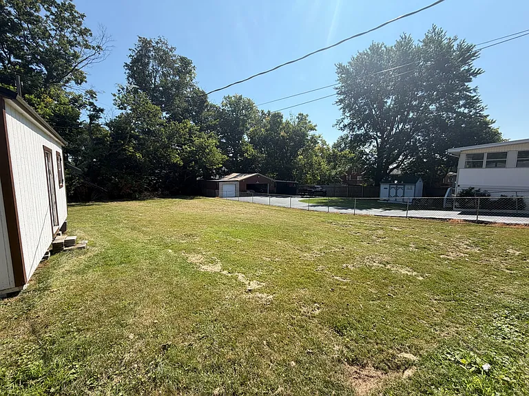 735 Eden Ct — Photo 16