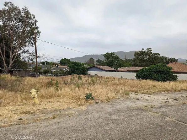 18 Paloma Rd #15, Riverside, CA 92509