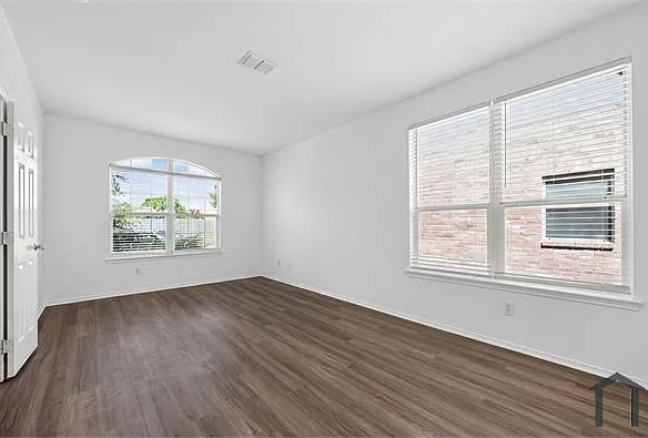 1009 Youkum Ct — Photo 5