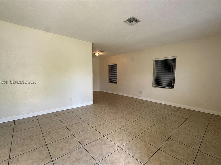 1320 NW 87th St — Photo 4