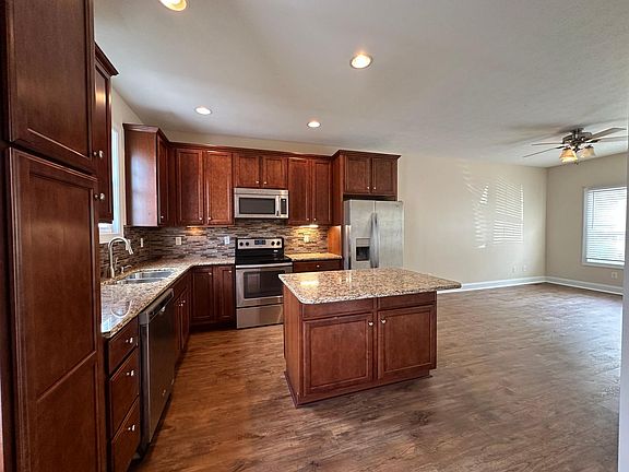 3rd image of 50 Brownstone Dr