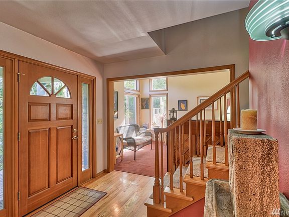 2nd image of 2917 Amhurst Pl SE