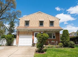 1110 Linden St, Valley Stream, NY 11580