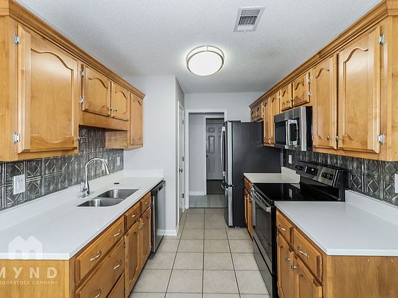 3rd image of 240 Winding Creek Dr