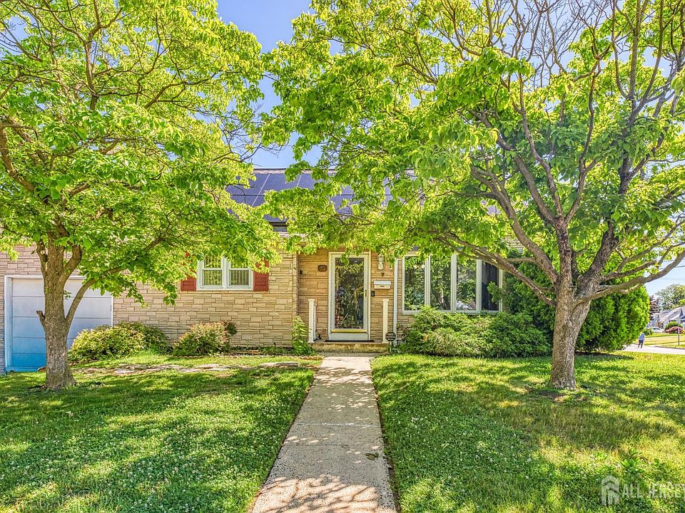 1st image of 40 Windsor Dr