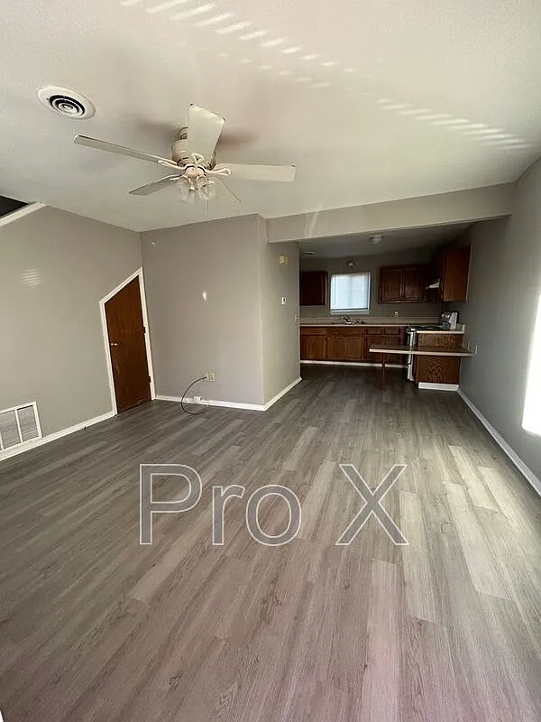 2 bed, 1.5 bath, $775 — Photo 4