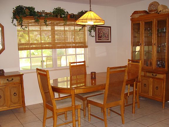 3rd image of 320 Cassia Blvd