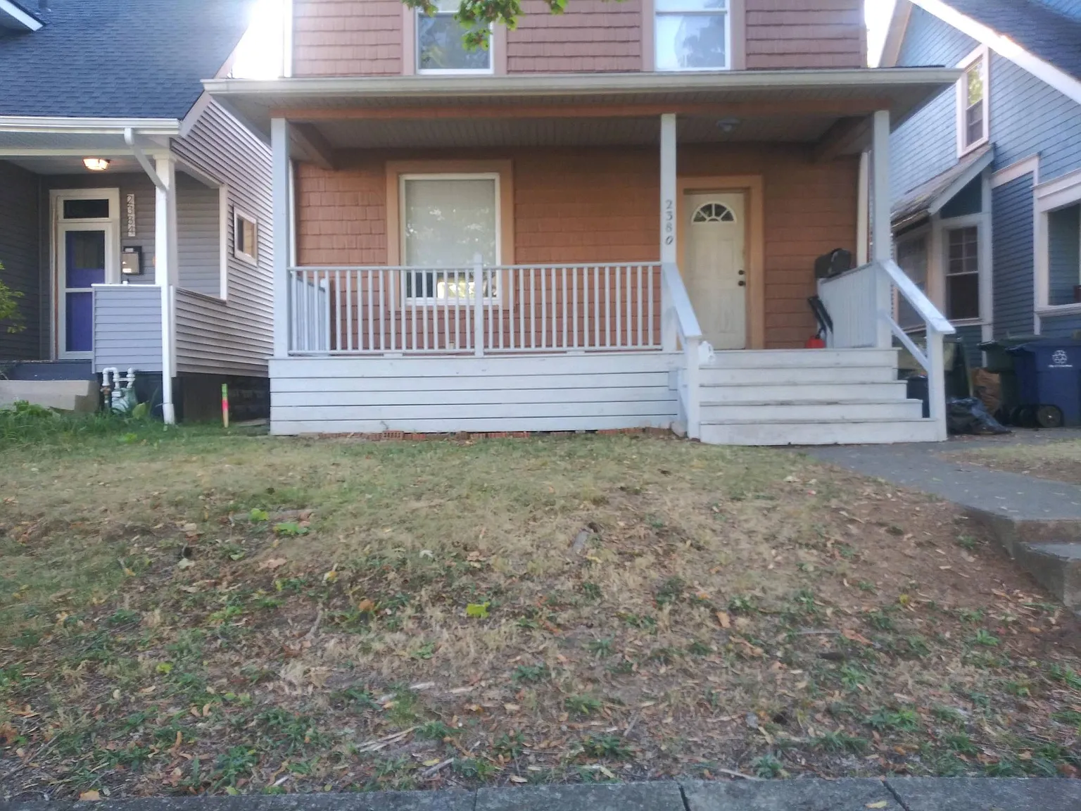 5 bed, 2049 sqft, $2,900 — Photo 2