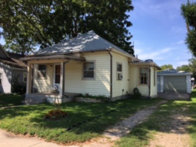 1st image of 1832 W 10th St