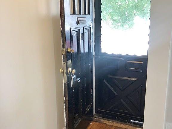 2nd image of 91 Franklin Ave #91