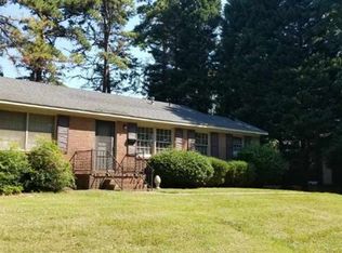 2911 Amity Garden Ct, Charlotte, NC 28205