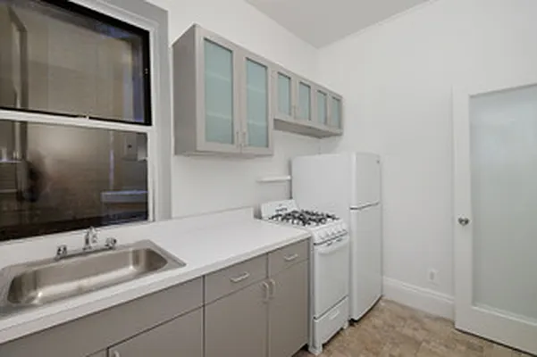 Rented by Aether Property Group | media 18