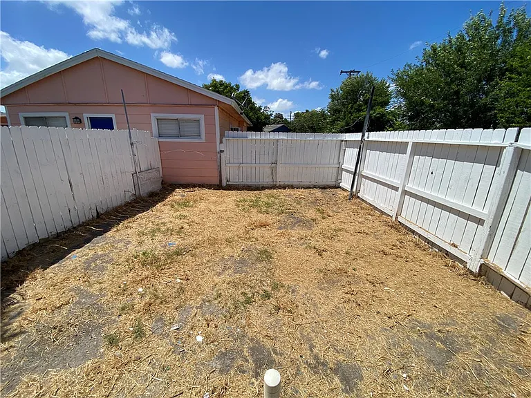 1525 Lazy Ln — Photo 6
