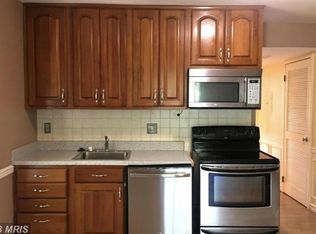 9800 Kingsbridge Dr APT 202, Fairfax, VA 22031