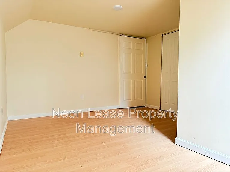 32715 Bi State Blvd #B — Photo 7