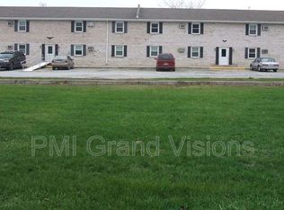 465 E Main St #12, Warrensburg, IL 62573