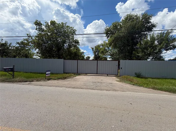 13533 Luthe Rd, Houston, TX 77039
