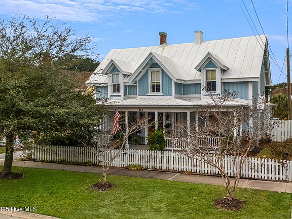2nd image of 211 Turner Street