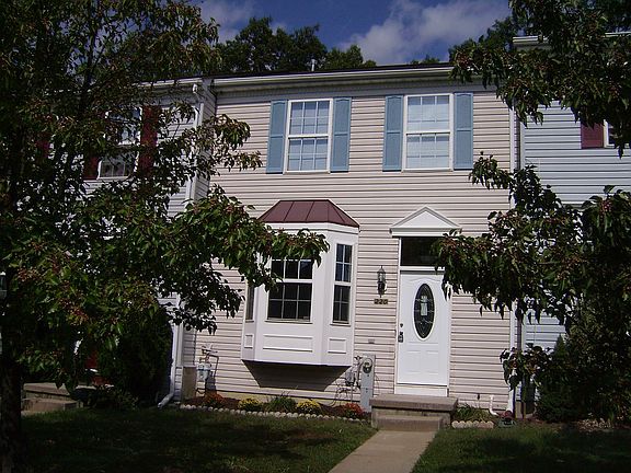 2nd image of 220 Woodland Green Way