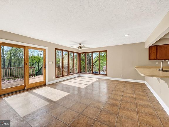3rd image of 2130 Bellvale Rd