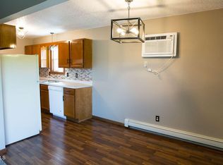 1821 S Grandview Ln APT 6, Bismarck, ND 58503