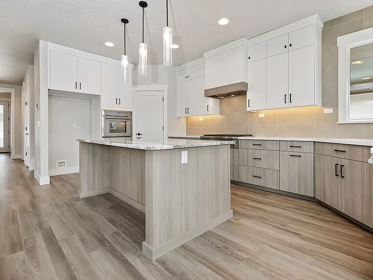 5110 N Cengotita Ave — Photo 8