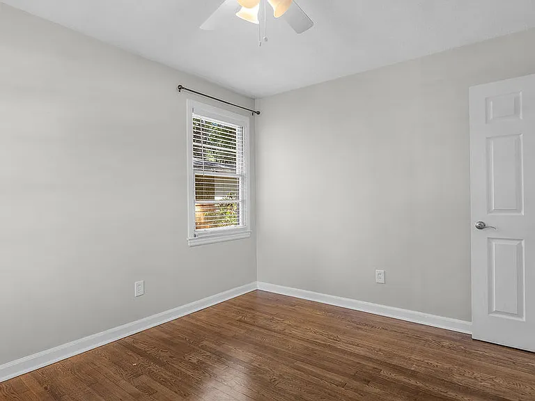 2114 E 62nd St — Photo 23