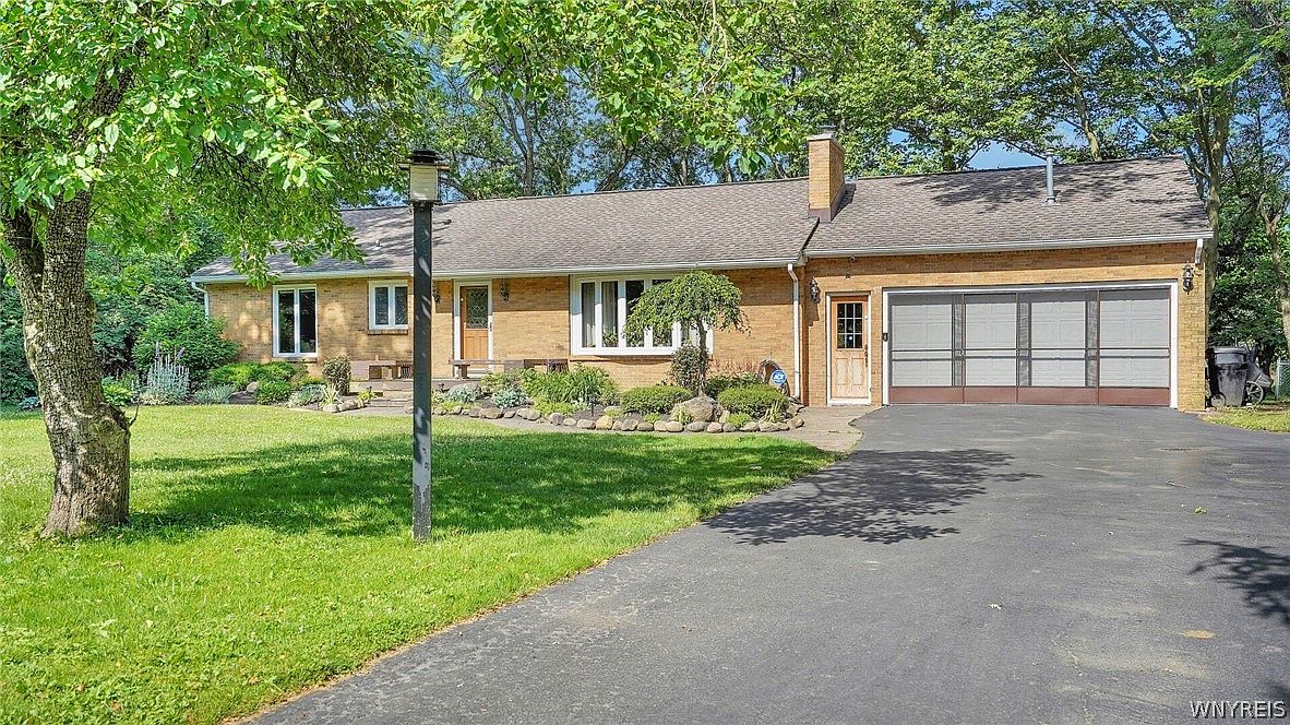 843 Center St, East Aurora, NY 14052 Zillow