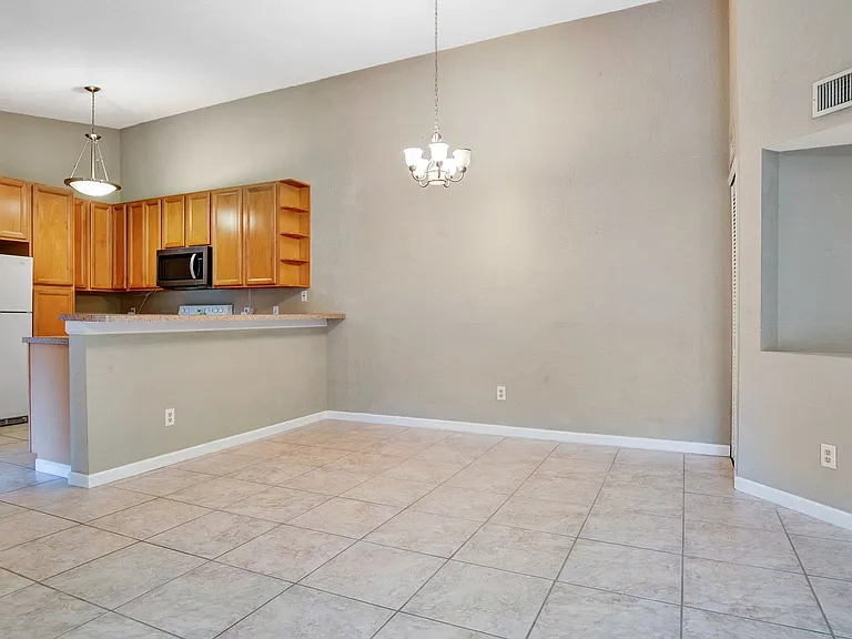 6019 Scotchwood Gln #204 — Photo 6