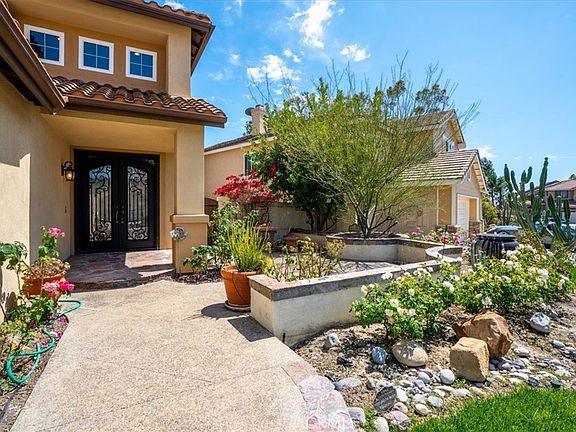 2nd image of 6 Tessera Ave