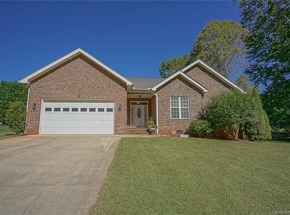 2nd image of 3505 Cambridge Pl