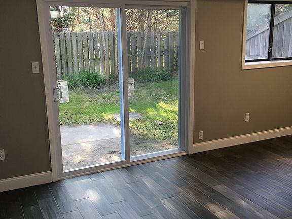 3rd image of 34 Glenwood Dr