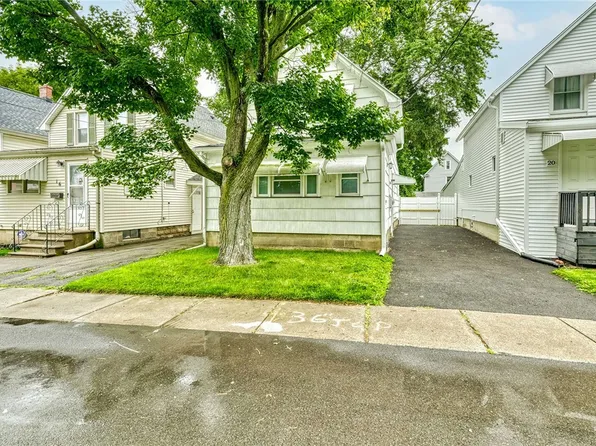 18 Apple St, East Rochester, NY 14445