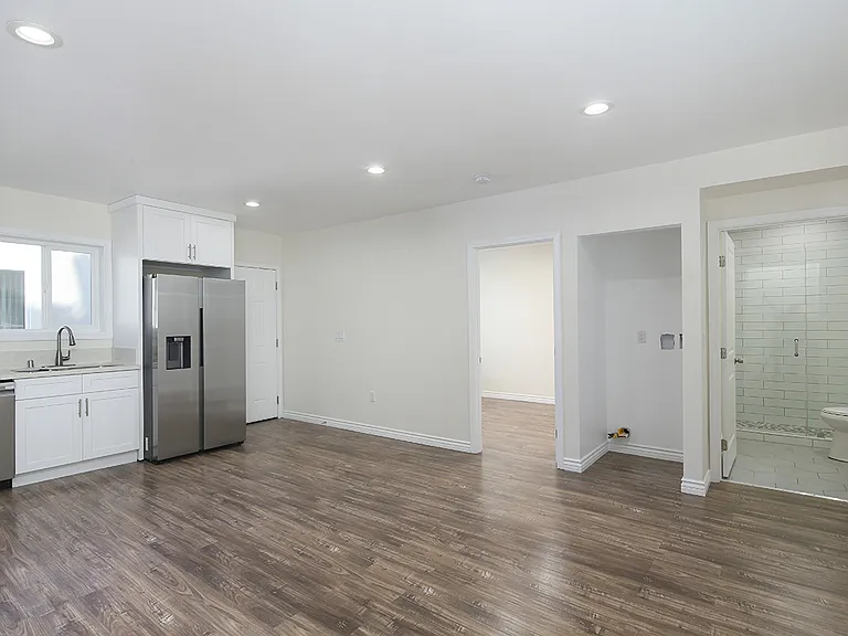 2131-2133 S Cloverdale Ave #ADU — Photo 8