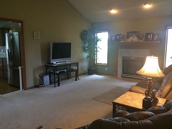 3rd image of 5444 Wyndemere Sq