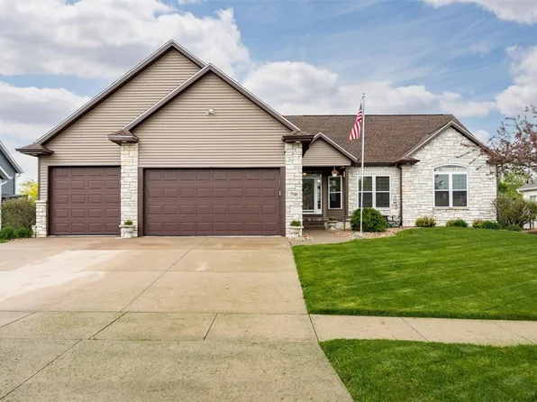 7510 1st Ave NW, Cedar Rapids, IA 52405