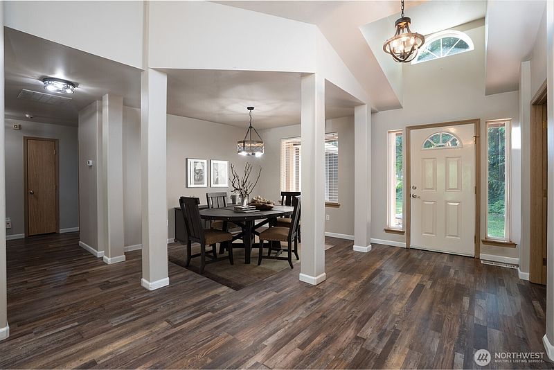 4th image of 33110 27th Avenue E