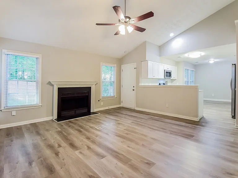 547 Riverbirch Trce — Photo 6