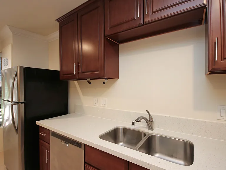203 S Madison Ave #10 — Photo 9