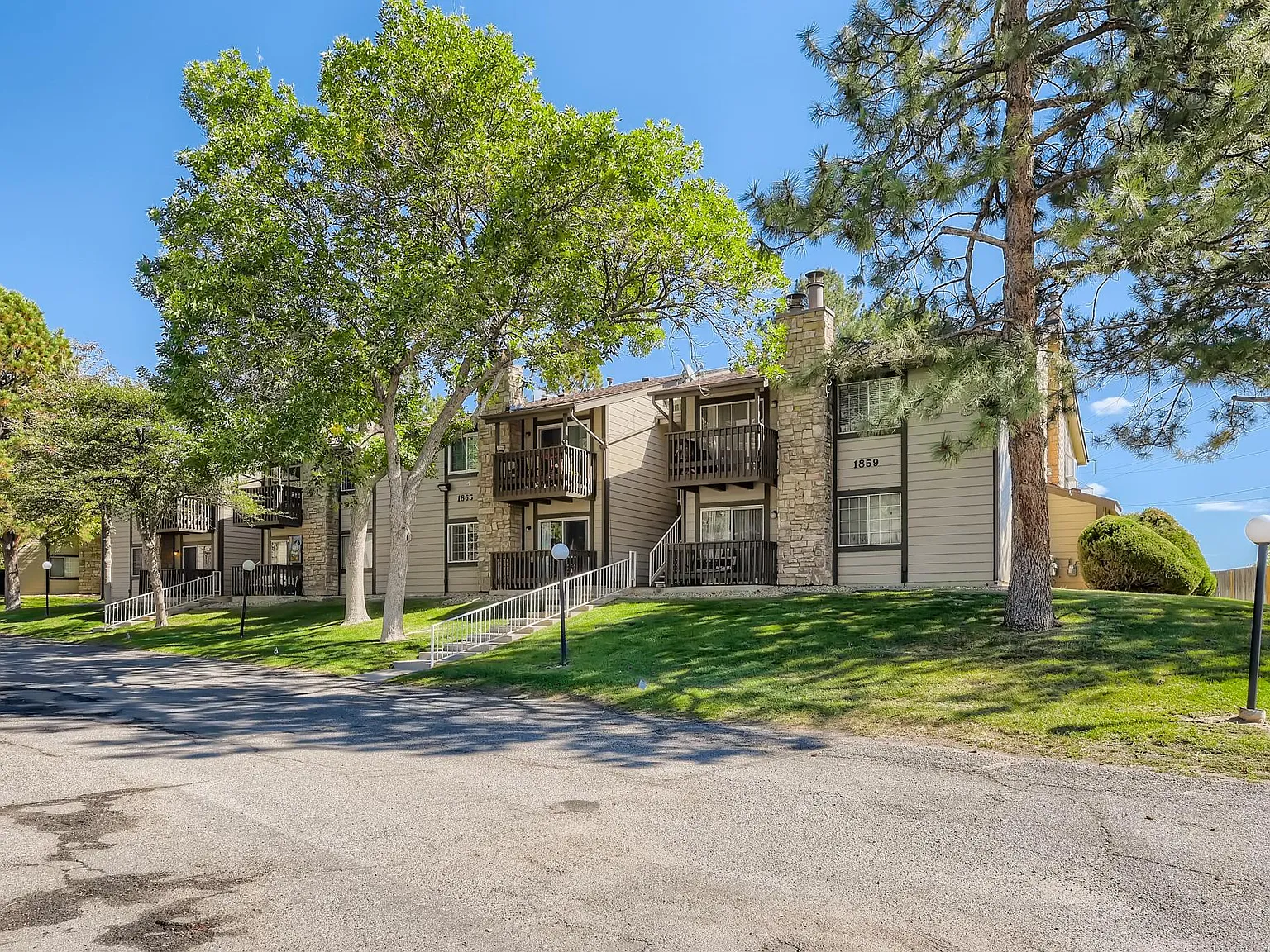 1 bed, 703 sqft, $2,600 — Photo 4