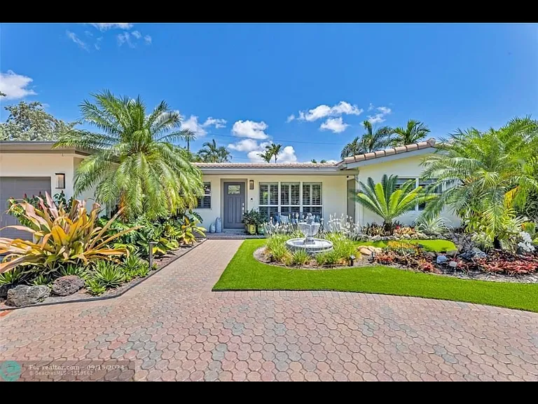 257 Allenwood Dr — Photo 1