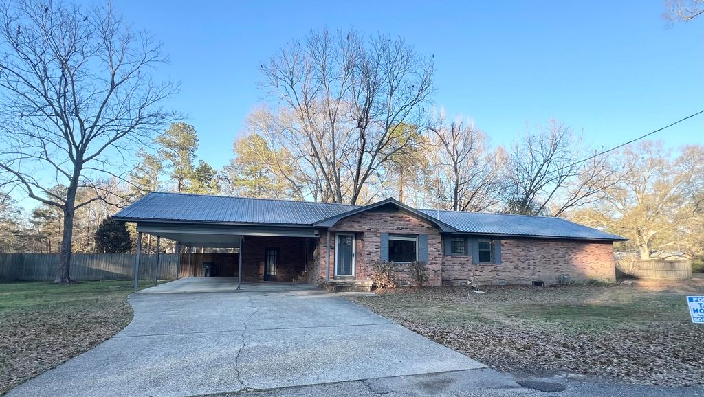 408 Dickey Ln, Columbia, MS - View 2