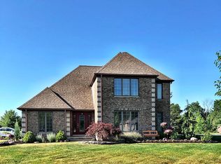 239 Lakecrest Blvd, Hinckley, OH 44233