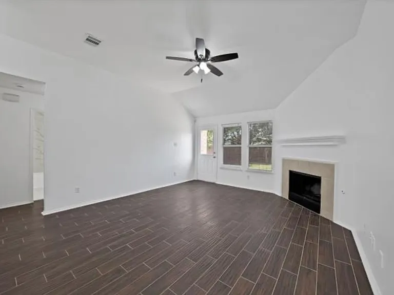 1002 Manassas Dr — Photo 14
